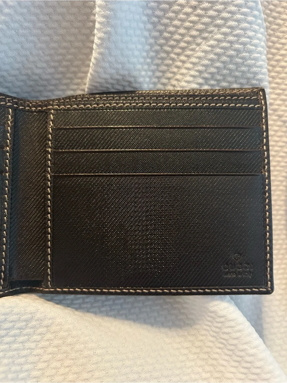 BRAND NEW Gucci Bi-Fold Wallet